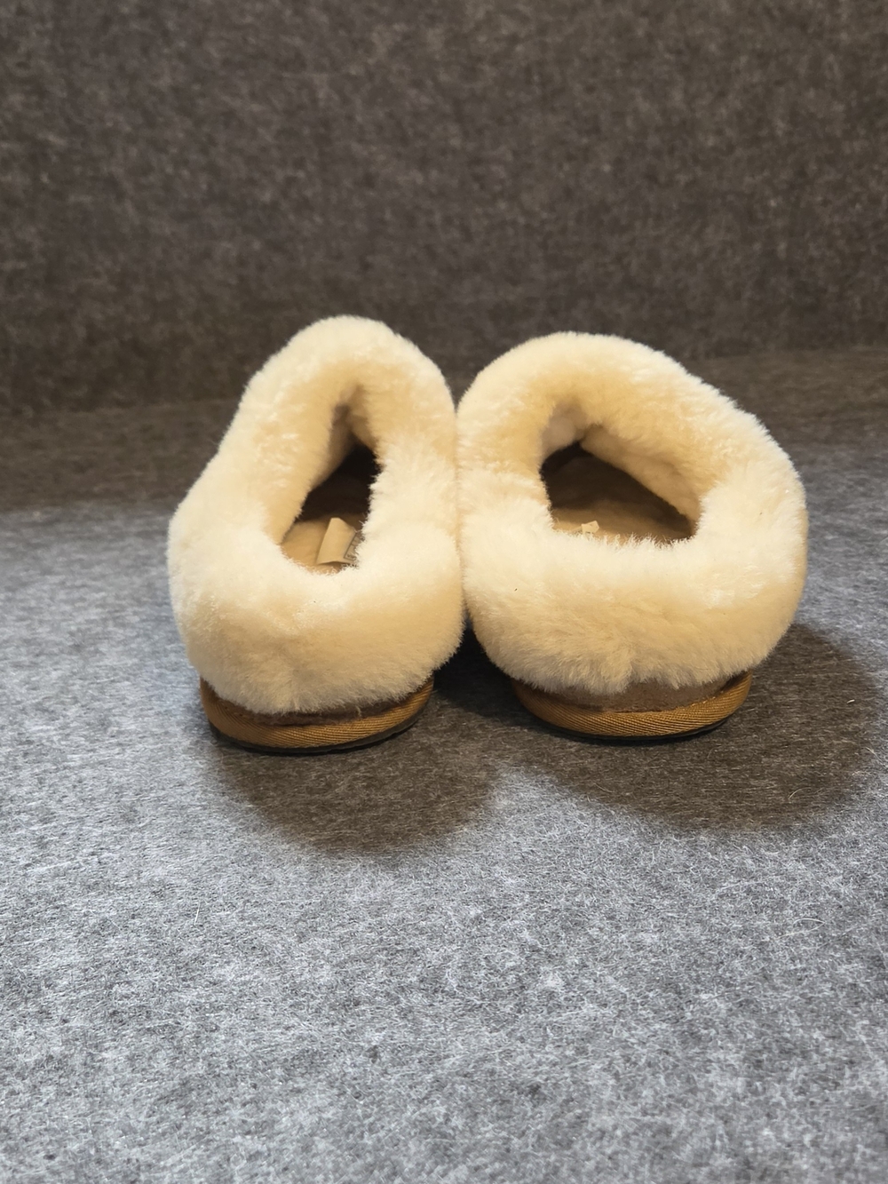 UGG Women's Moraene Chestnut Suede  Sheepskin Clog Slippers 7 - Picture 6 of 11